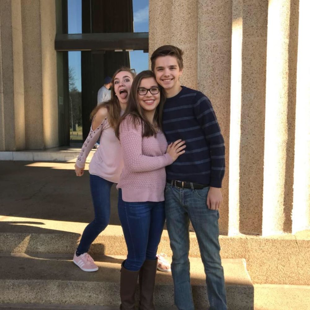 Meet your Posher, Kayla